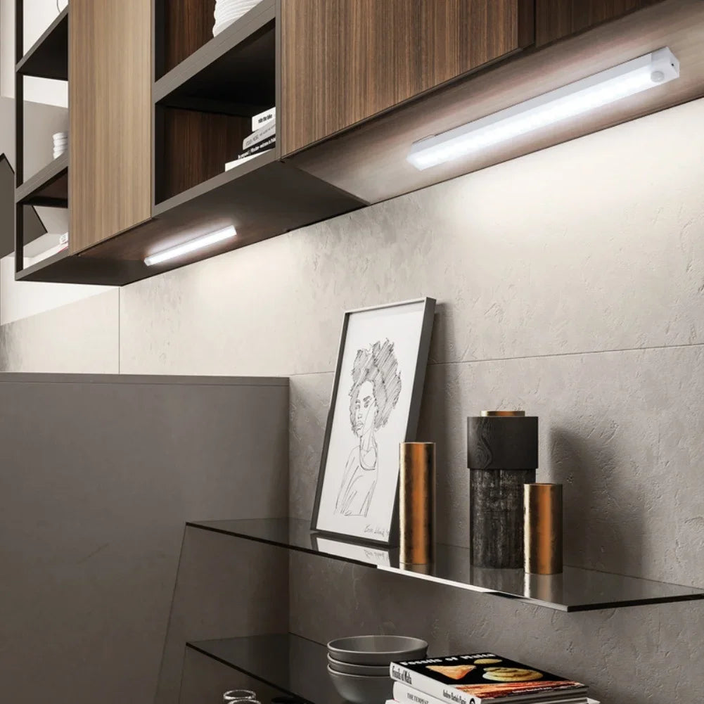 Luz nocturna LED con sensor de movimiento inalámbrico Lámpara recargable USB-C para armario, armario, cocina, escaleras, armario, luz de fondo de la habitación